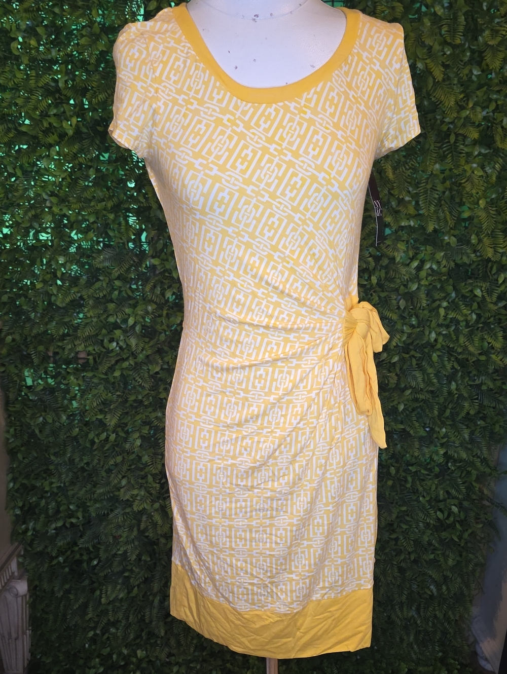 New York & Company Yellow Patterned Tie-Side Short Sleeve Dress